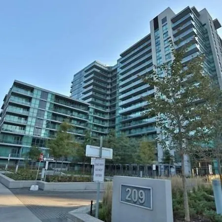 Lake View Apartment W/Parking!